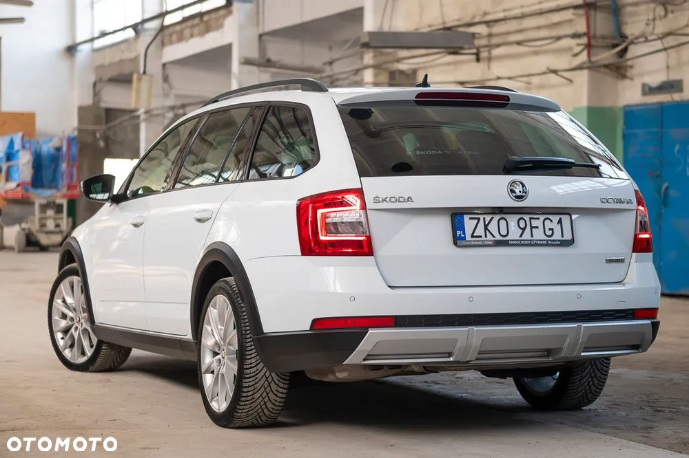 Skoda Octavia Scout 2.0 TDI 4x4 DSG - 7