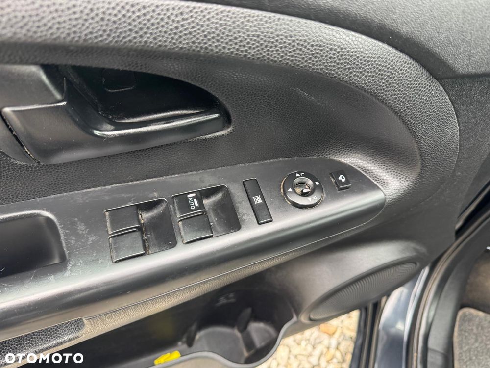 Kia Venga 1.6 CRDi 128 Edition 7 - 15