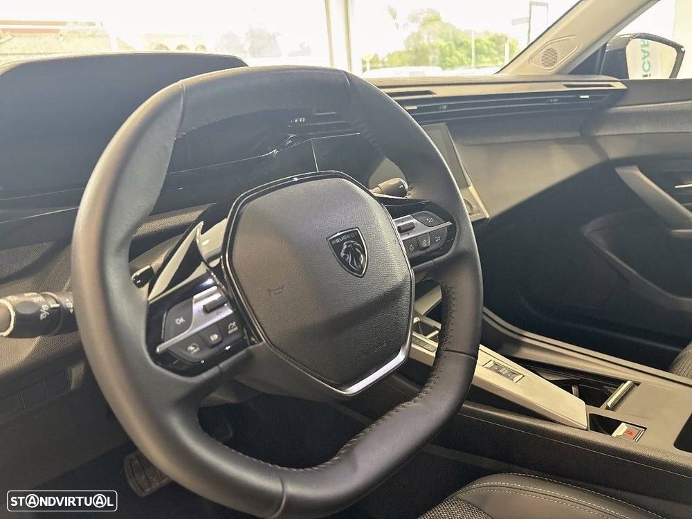 Peugeot 408 1.2 Hybrid Allure e-DCS6 - 12