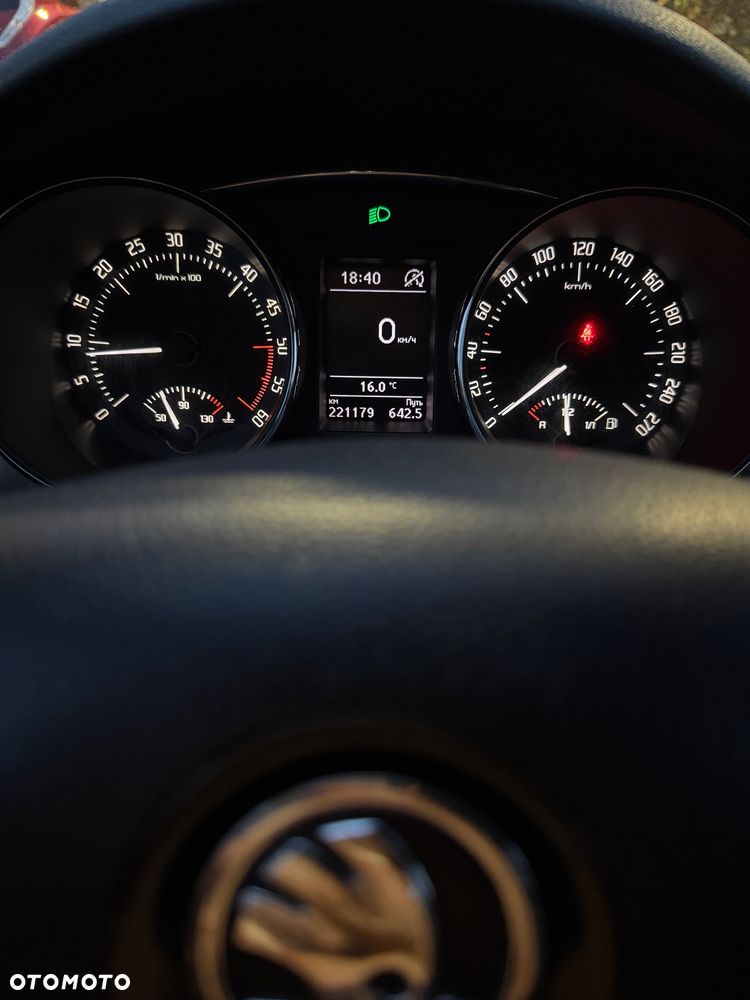 Skoda Superb 2.0 TDI Elegance Outdoor DSG - 3