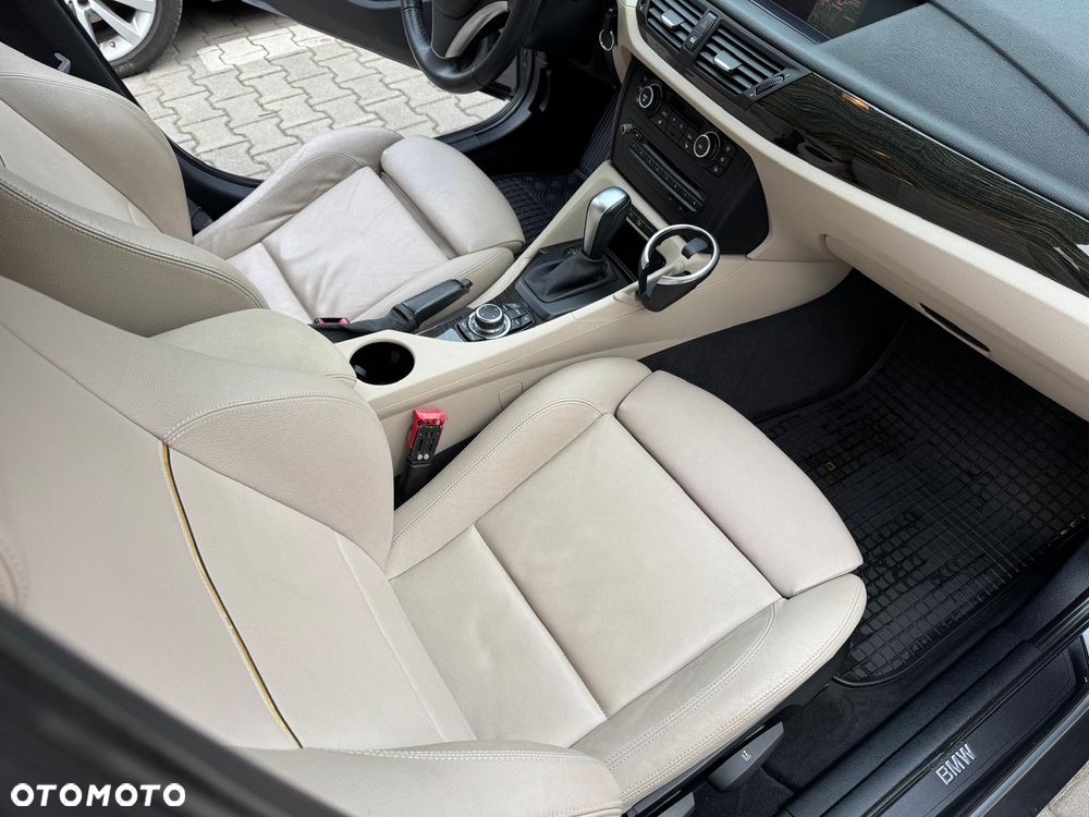 BMW X1 xDrive20d - 16