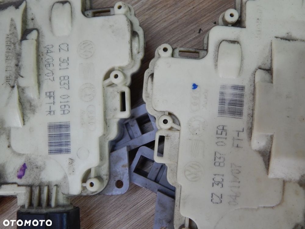 Zamek drzwi przód VW Passat B6 Golf Touran Jetta  05-12   Łuków części - 4