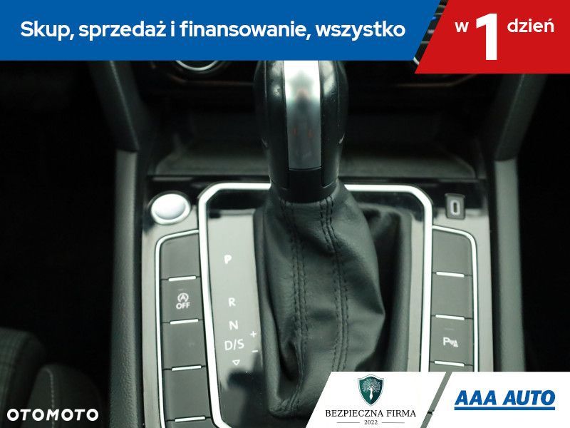 Volkswagen Passat - 17