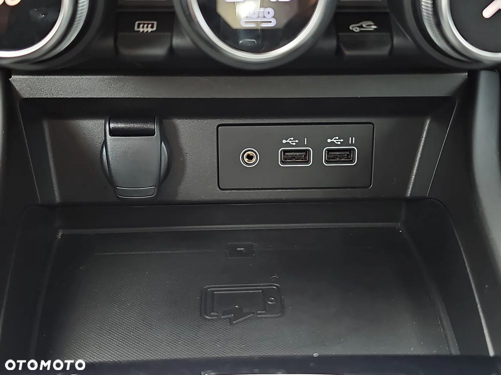 Renault Arkana 1.3 TCe mHEV Techno EDC - 24