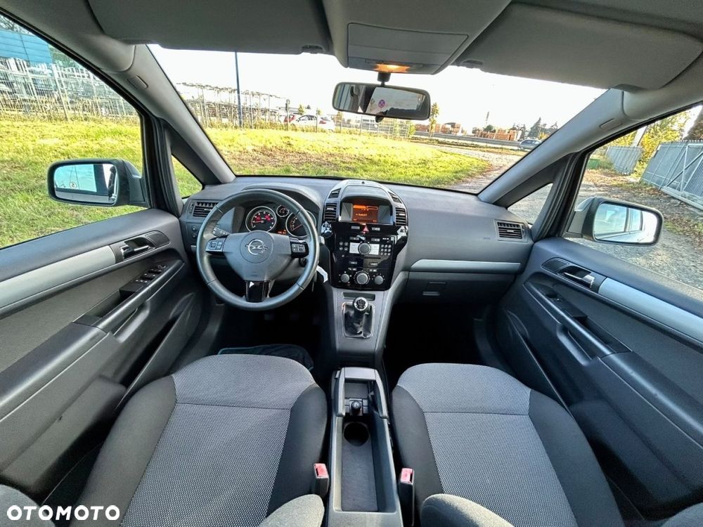 Opel Zafira - 14