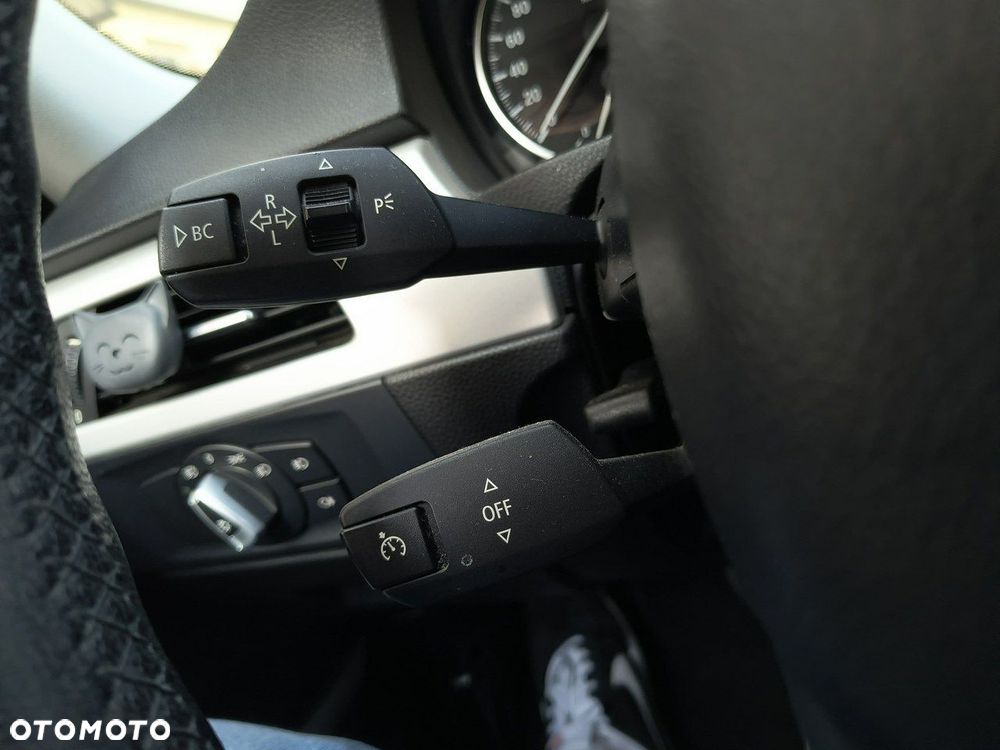 BMW Seria 3 318i - 25