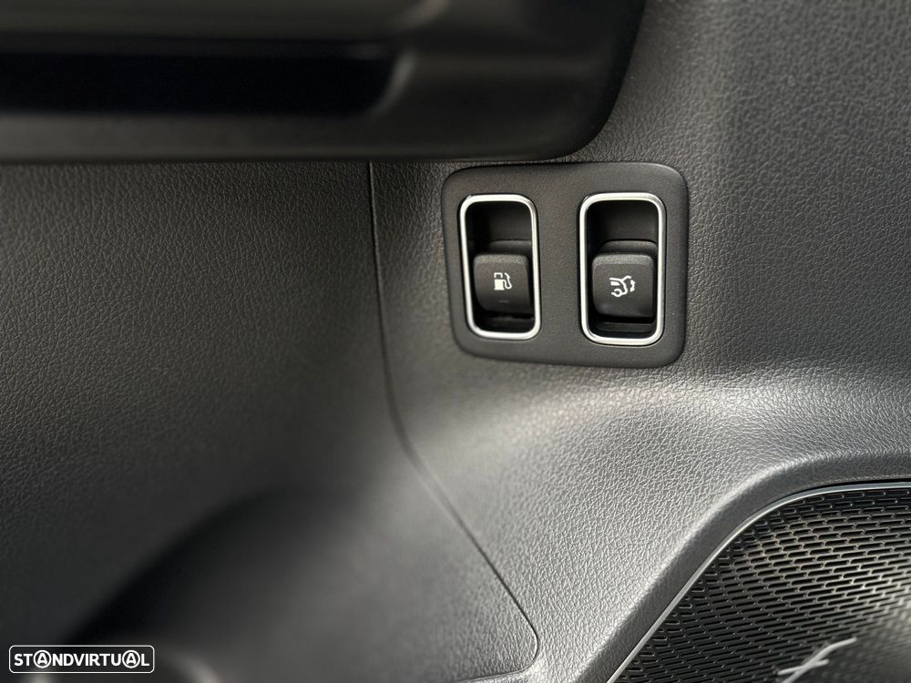 Mercedes-Benz GLA 250 e AMG Line - 18