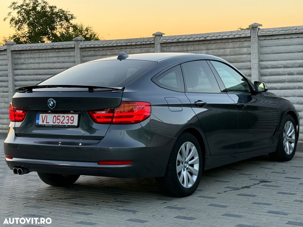 BMW Seria 3 325d Aut. Luxury Line - 7