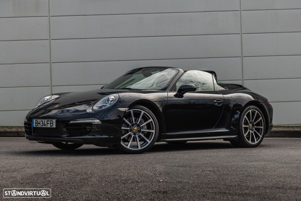 Porsche 911 (991) Carrera 4 Cabriolet PDK Black Edition - 33