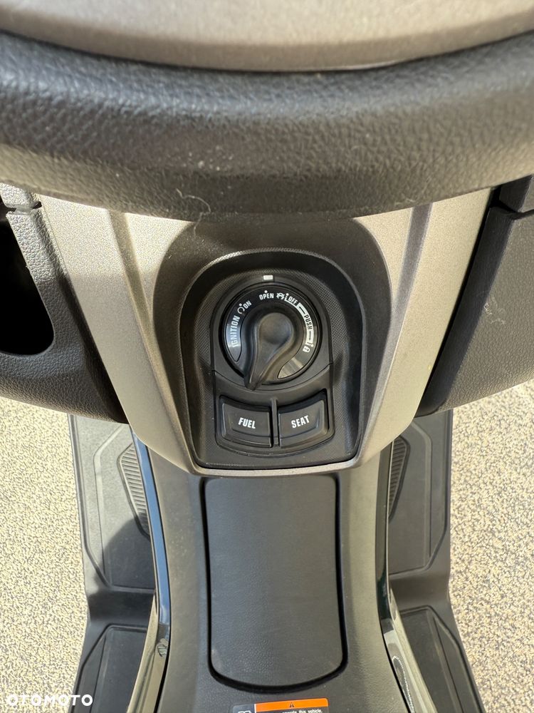 Yamaha NMAX - 16