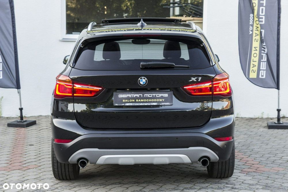 BMW X1 xDrive20d Sport Line - 16