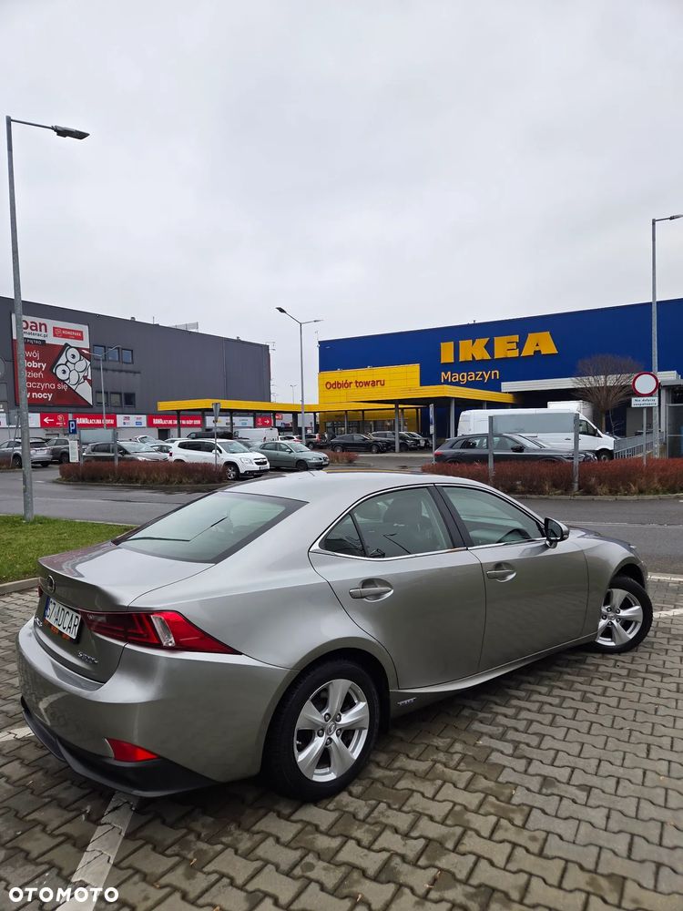 Lexus IS 300h Elite - 29
