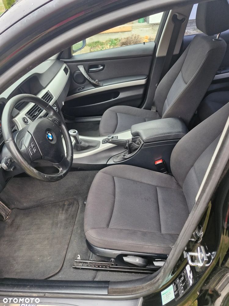 BMW Seria 3 318i - 16