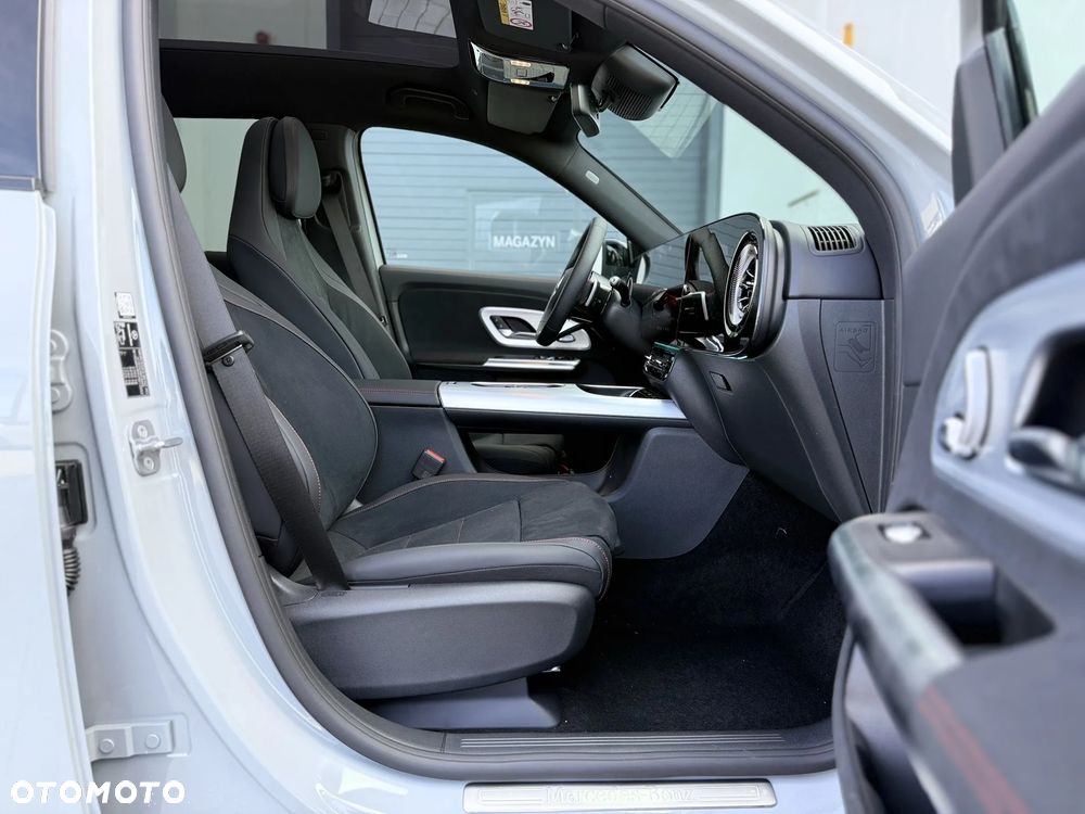 Mercedes-Benz GLB - 26