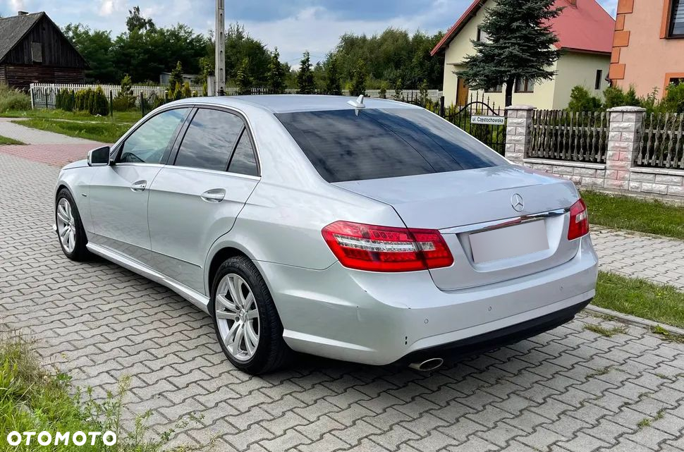 Mercedes-Benz Klasa E 220 CDI BlueEff Avantgarde - 4