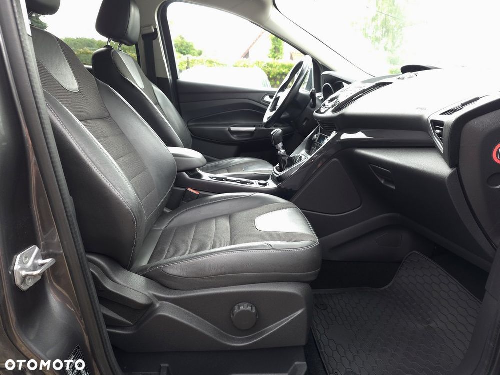 Ford Kuga 2.0 TDCi FWD Titanium - 16