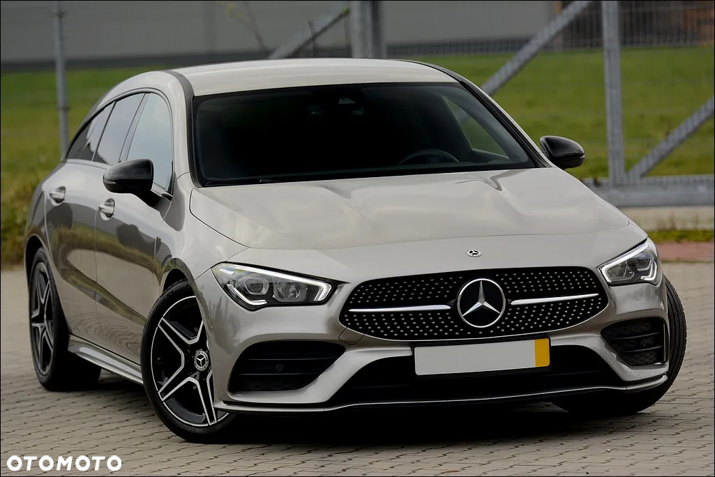 Mercedes-Benz CLA 180 Shooting Brake AMG Line - 2