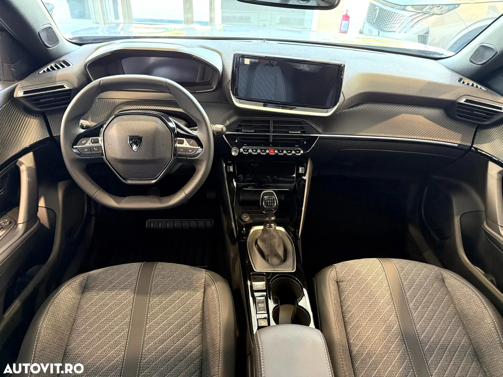 Peugeot 2008 1.2 L PureTech STT Allure - 7