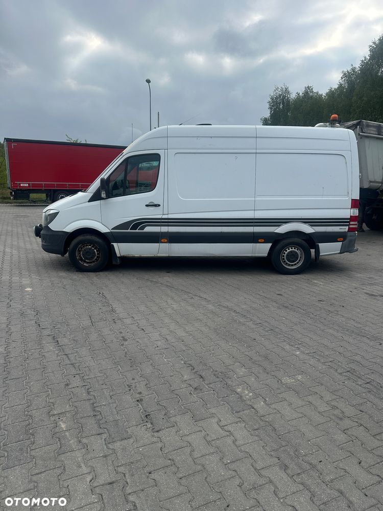 Mercedes-Benz Sprinter - 12