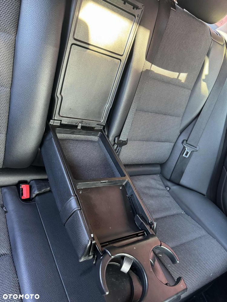 Mercedes-Benz Klasa C 200 CDI DPF (BlueEFFICIENCY) Avantgarde - 15