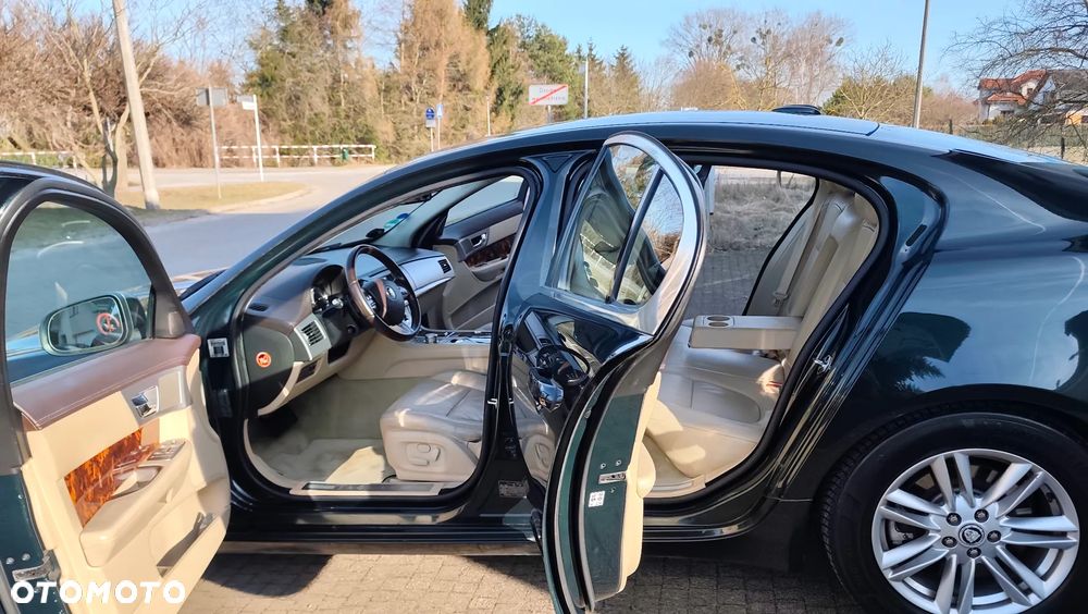 Jaguar XF 3.0 V6 Luxury - 3