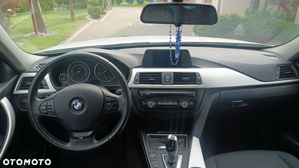 BMW Seria 3 320d Efficient Dynamics - 13