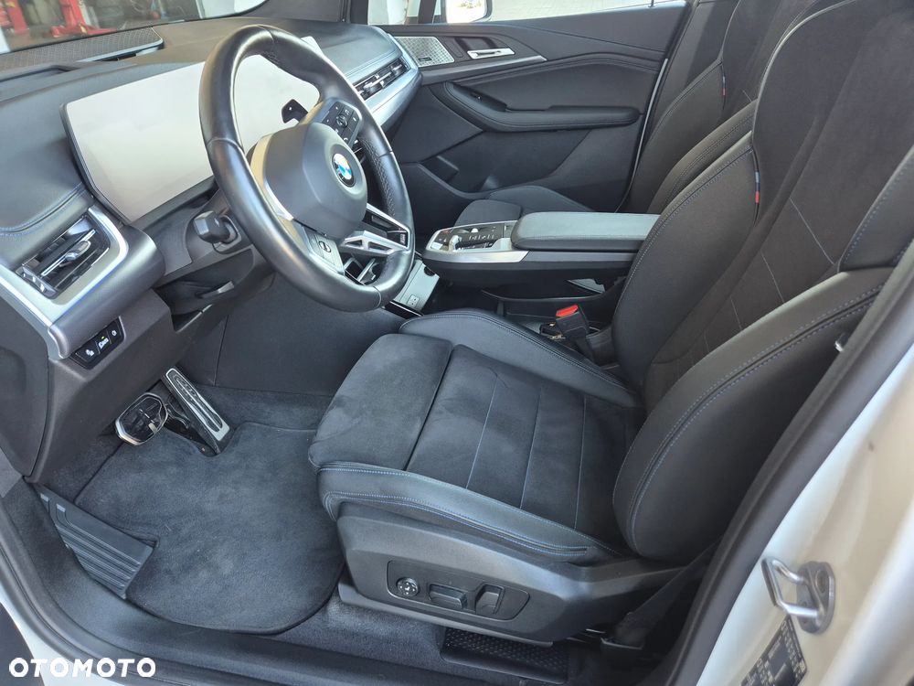 BMW Seria 2 218d - 14