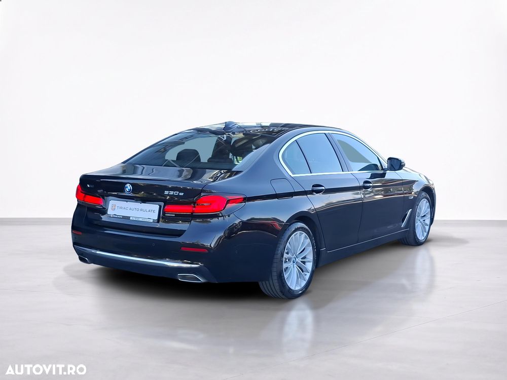 BMW Seria 5 530e xDrive Aut. Luxury Line - 7