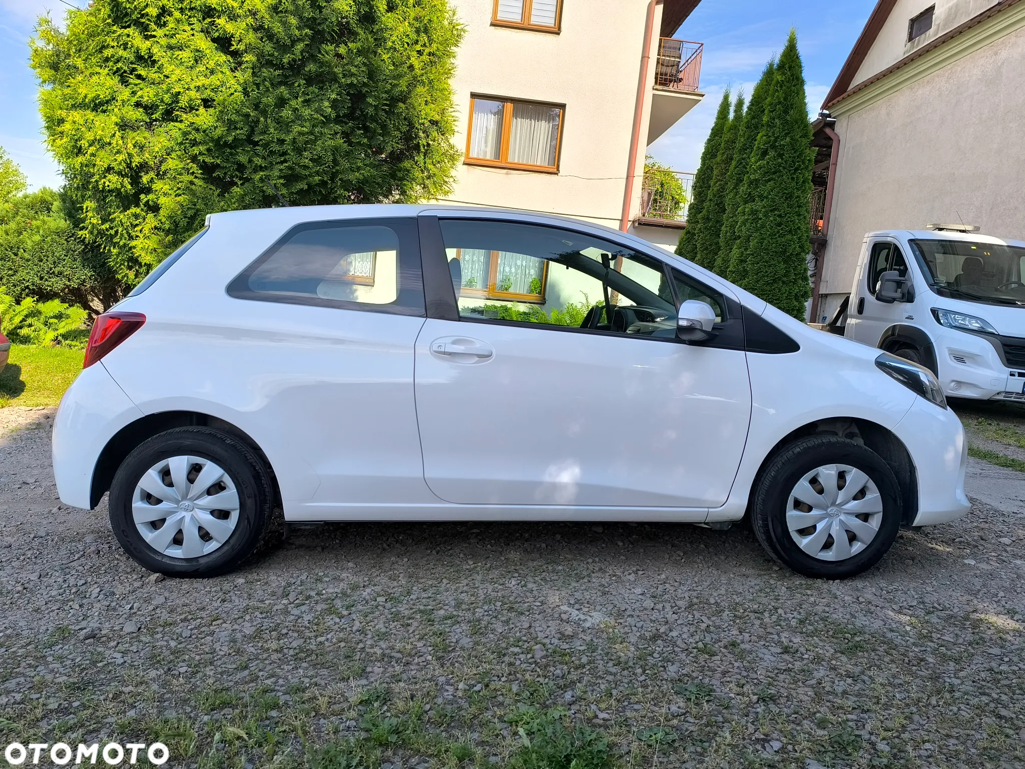 Toyota Yaris Van - 4
