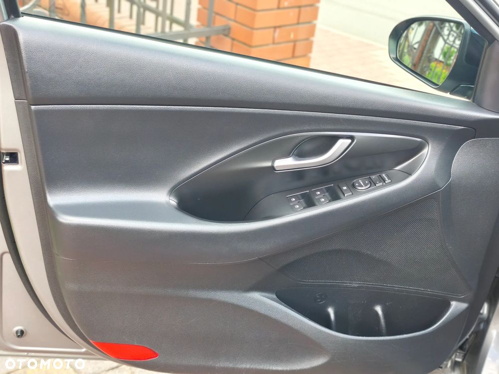 Hyundai i30 1.4 T-GDI YES!+ - 19