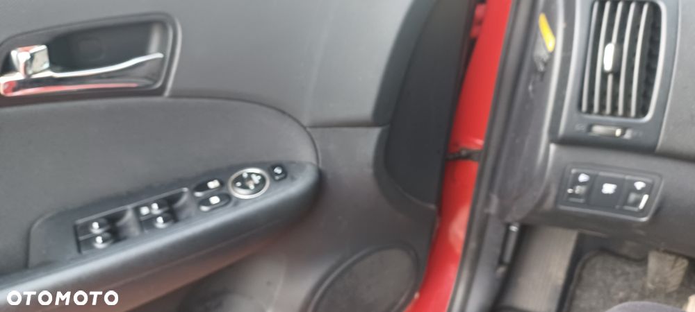 Hyundai i30 1.6 Comfort - 13