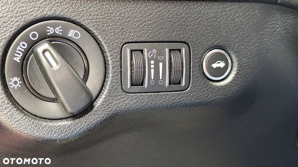 Dodge Challenger 3.6 SXT Plus - 25