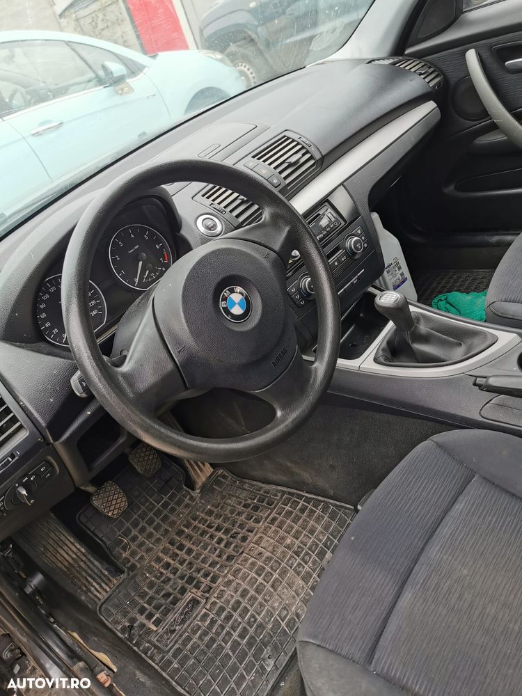 Dezmembrez BMW Seria 1 1.6 Benzina - 2