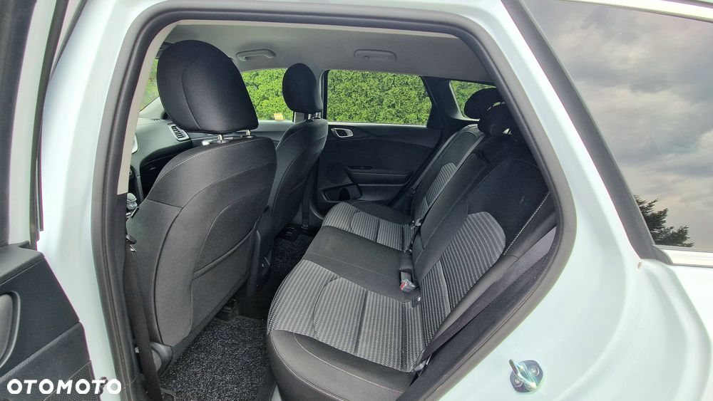Kia Ceed - 14