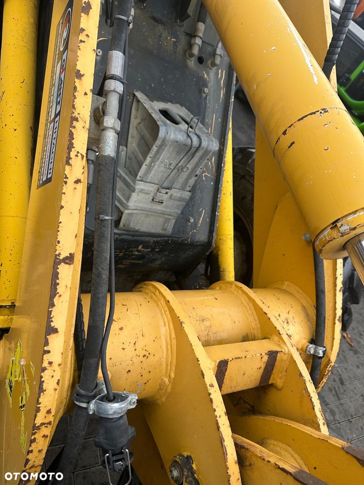 Komatsu WA 80 - 29