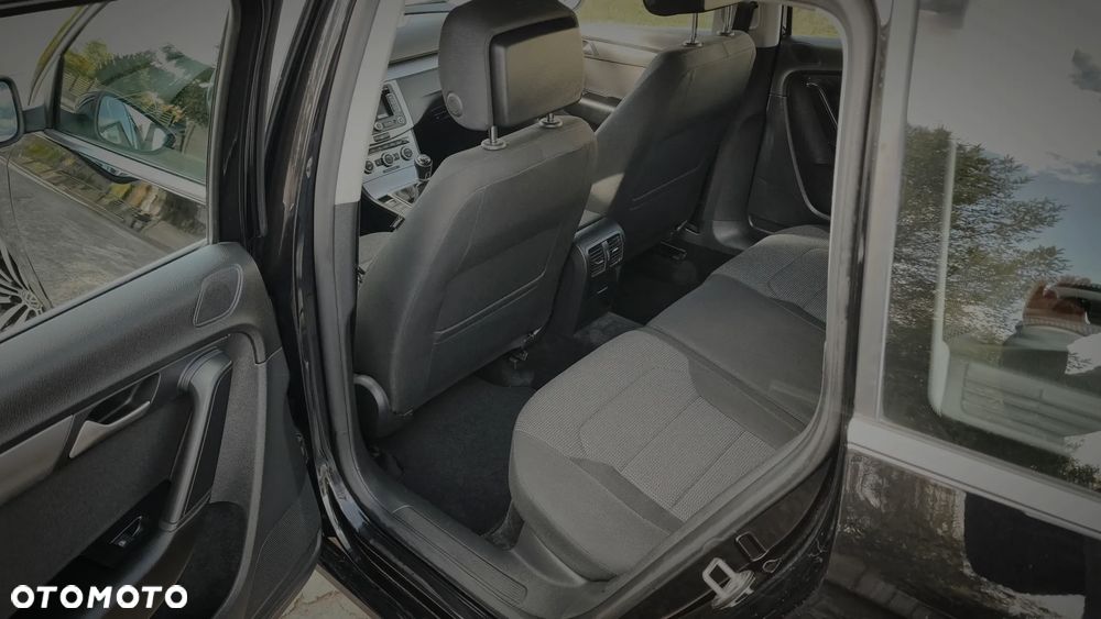 Volkswagen Passat Variant 2.0 TDI BlueMotion Technology Business Edition - 24
