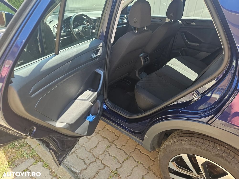 Volkswagen T-Roc - 13