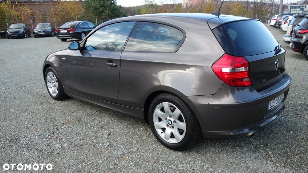 BMW Seria 1 118d DPF Edition Sport - 11