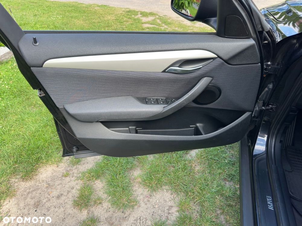 BMW X1 sDrive18d xLine - 27