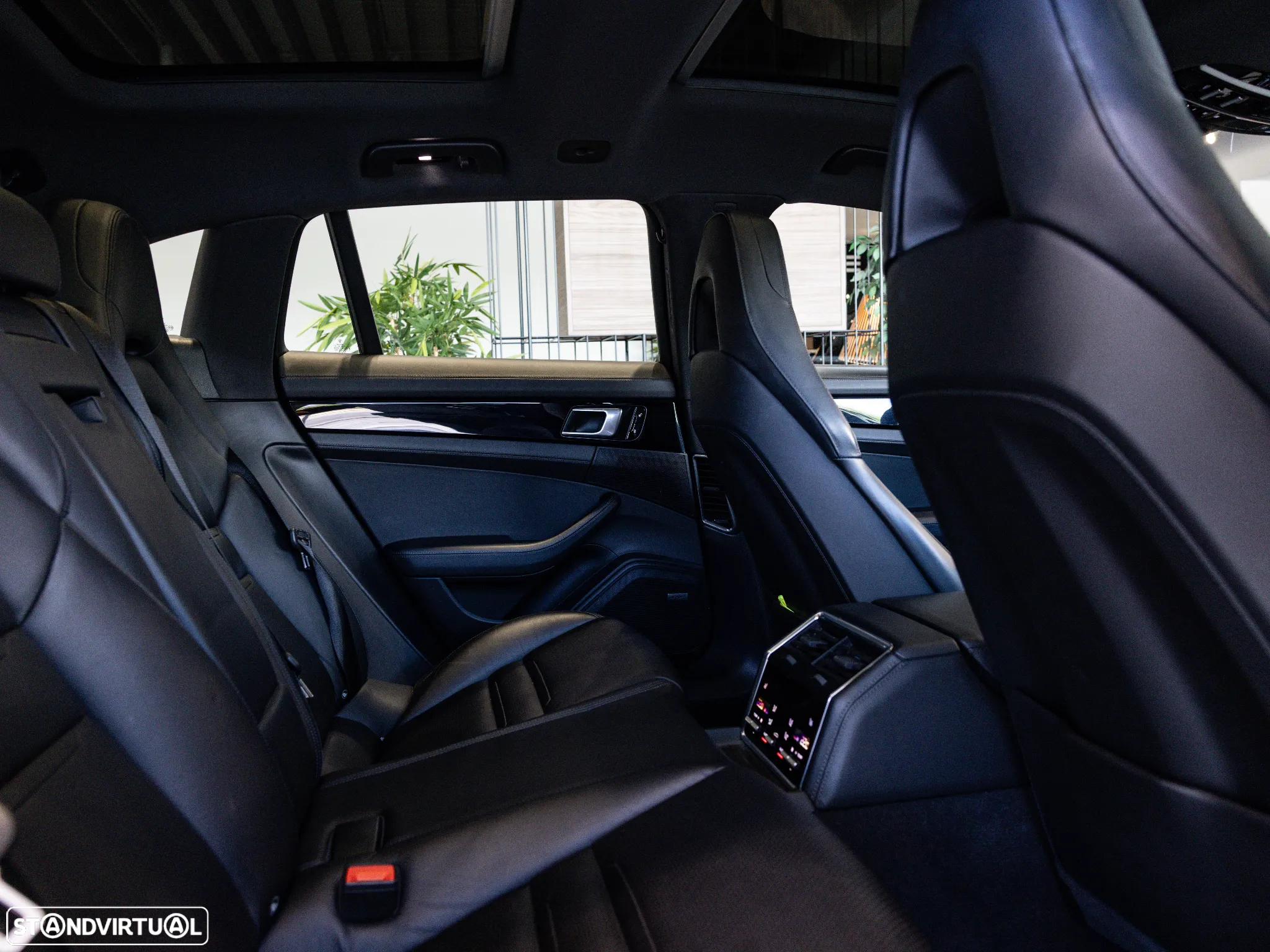 Porsche Panamera Sport Turismo 4 E-Hybrid - 33