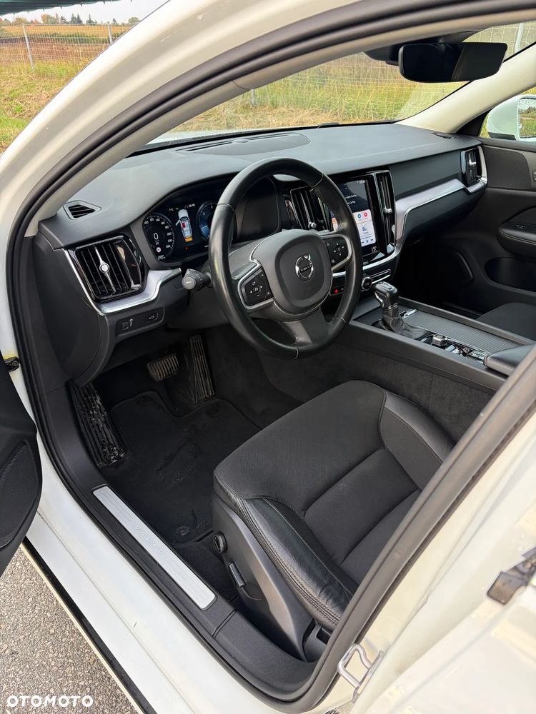 Volvo V60 D3 Momentum Pro - 21