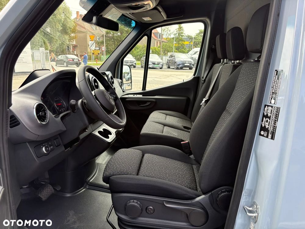 Mercedes-Benz Sprinter - 10