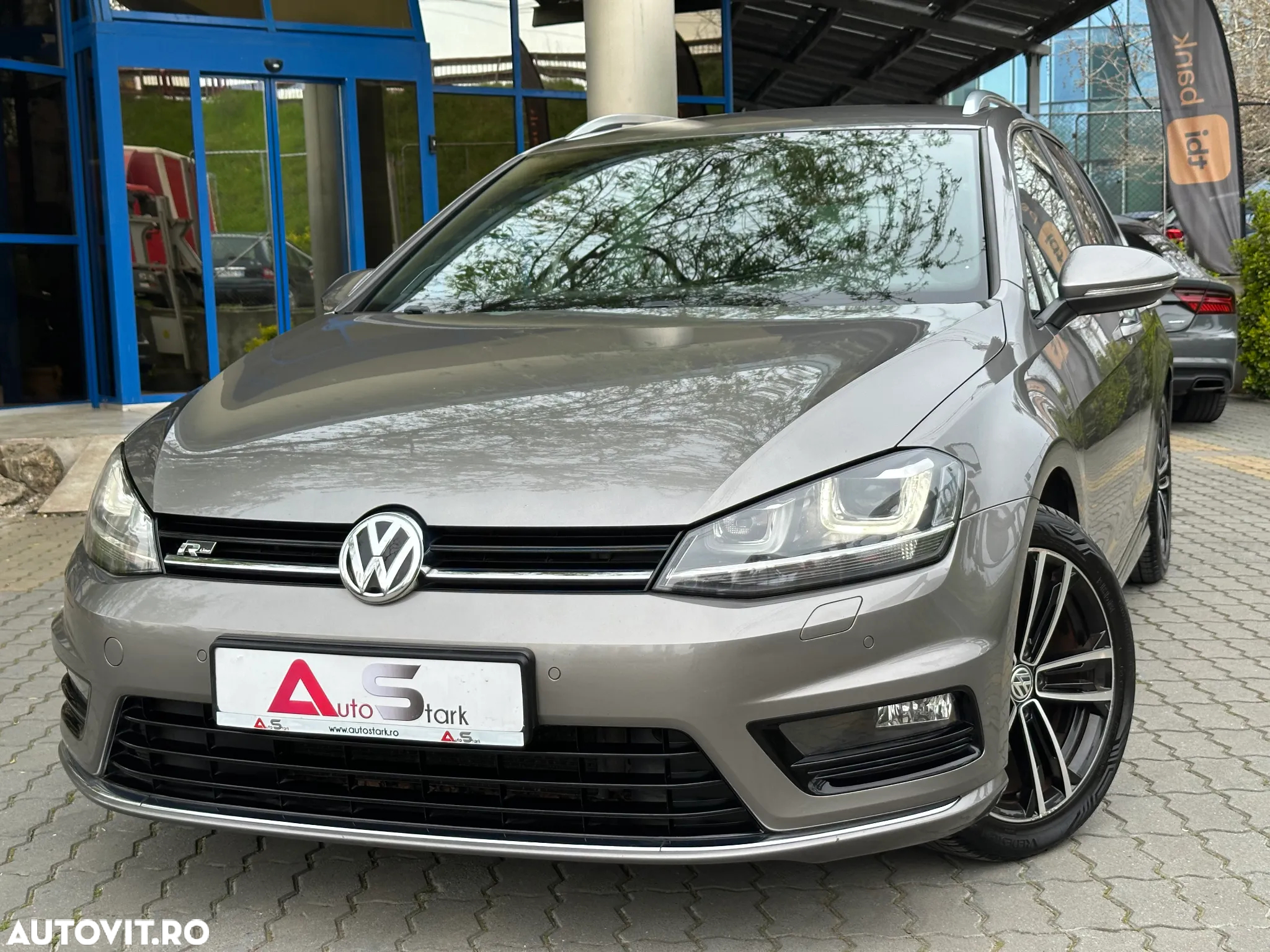 Volkswagen Golf Variant 1.6 TDI BlueMotion Technology DSG Comfortline - 9