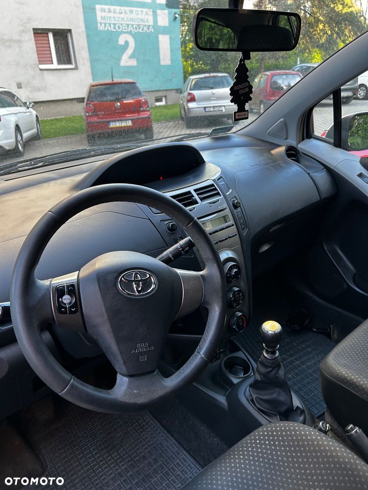 Toyota Yaris 1.33 Luna - 4