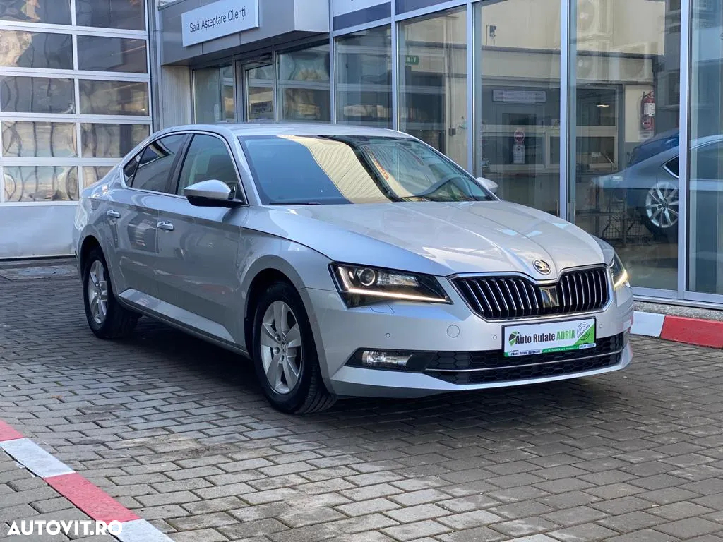 Skoda Superb 2.0 TDI DSG Ambition - 5