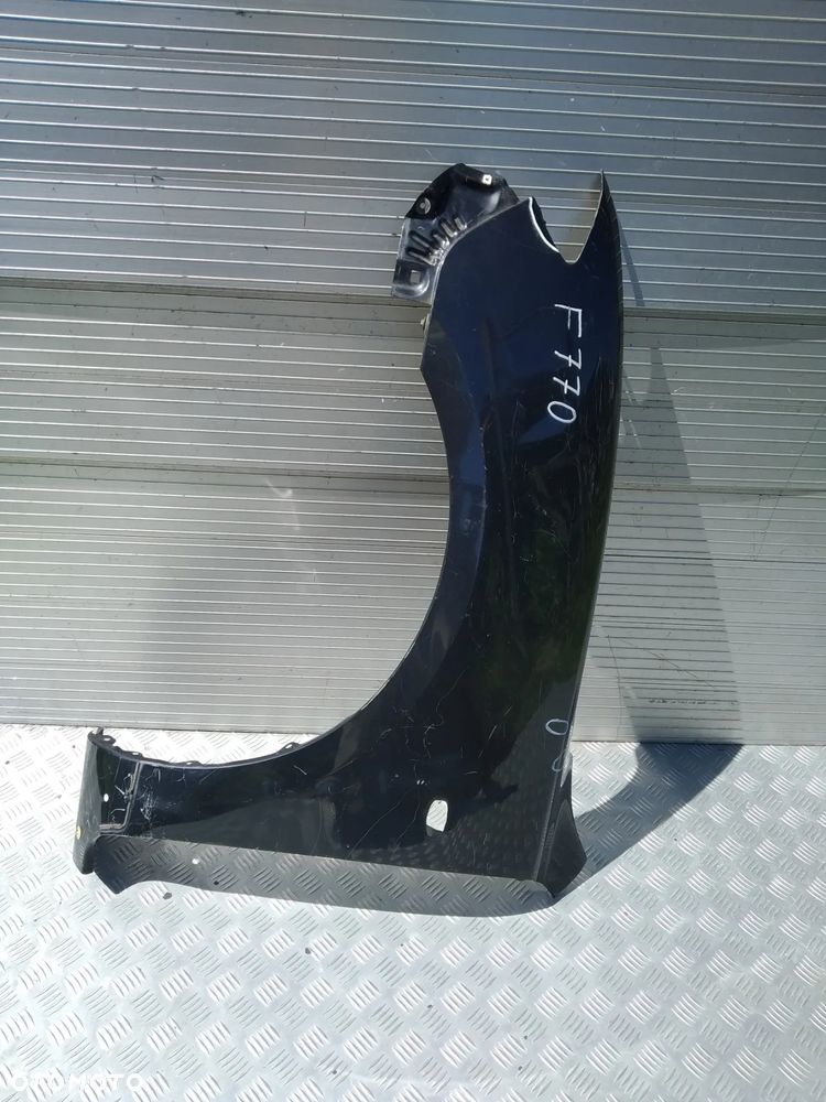 E763/F770/H3/H126/H131/H437/H438/H604 LEWY BŁOTNIK MAZDA 3 SEDAN - 2