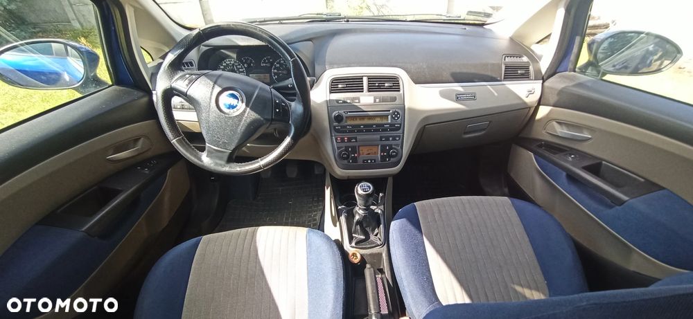 Fiat Grande Punto - 15