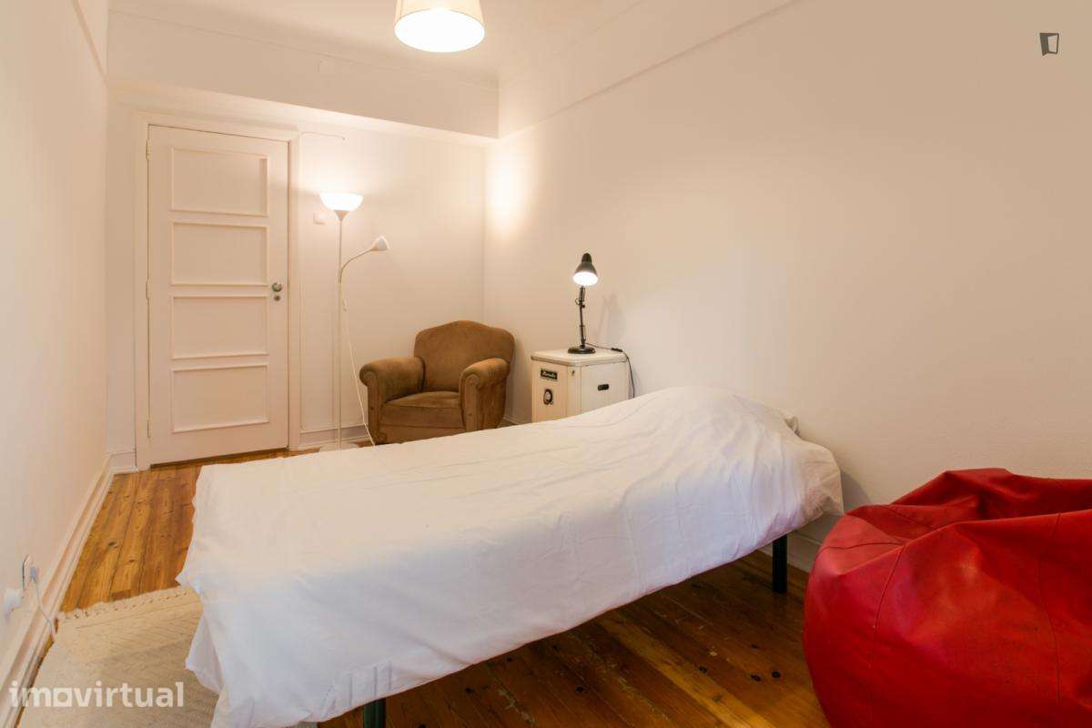 Quarto - localizado em Alameda Lisbon - Grande imagem: 3/10