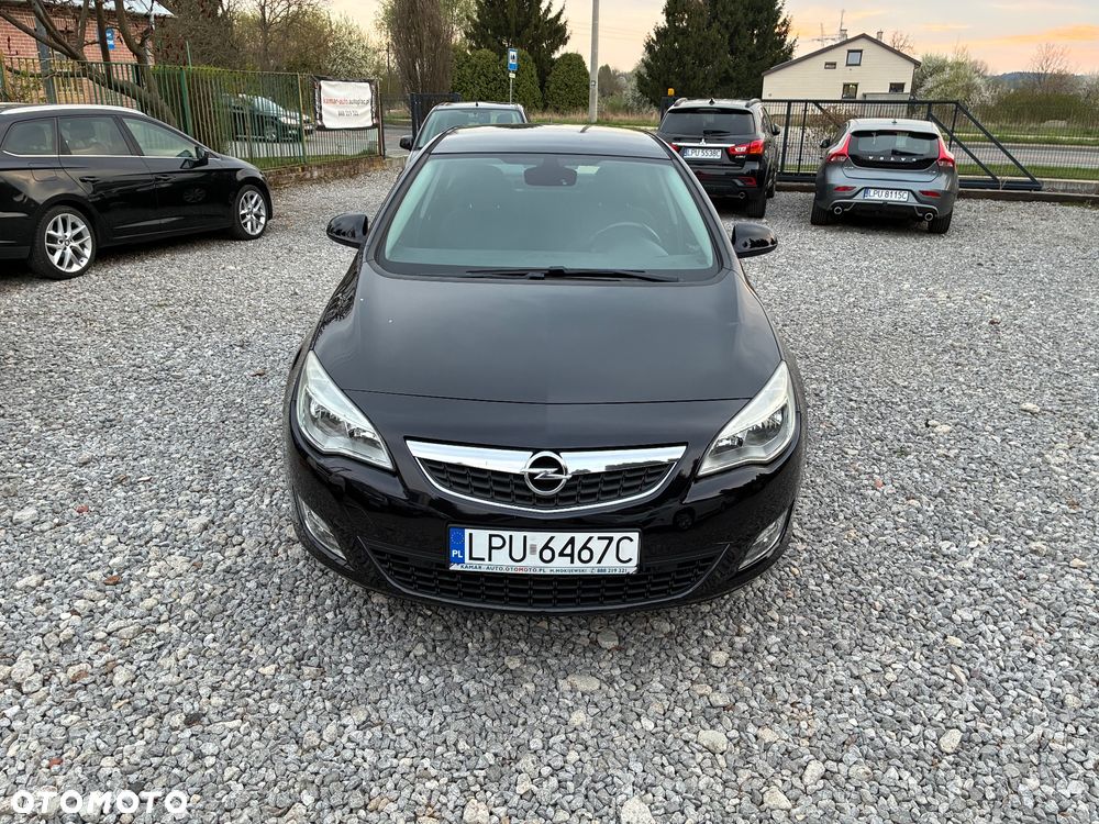 Opel Astra 1.4 Turbo Design Edition - 2