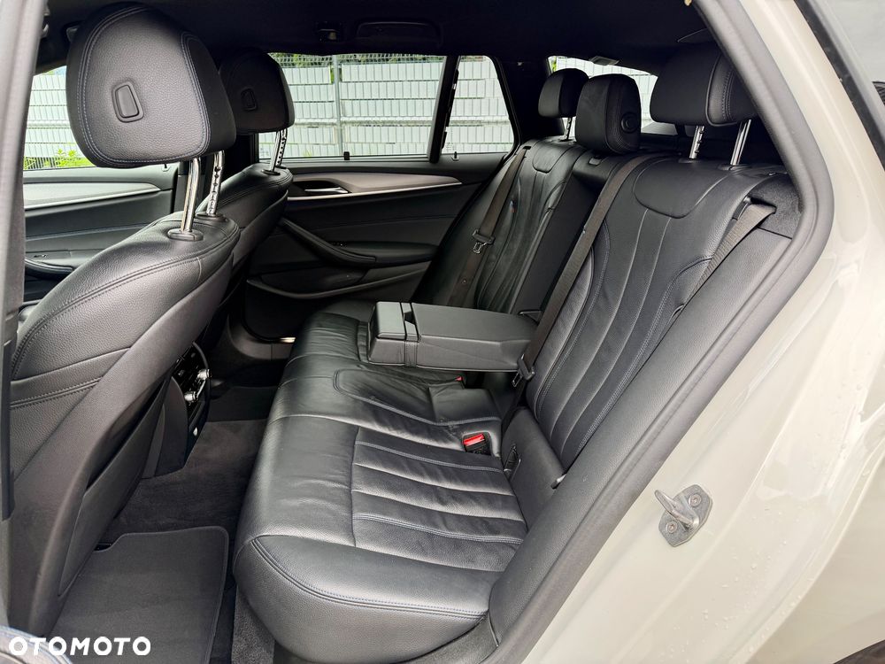 BMW Seria 5 540d xDrive M Sport sport - 30
